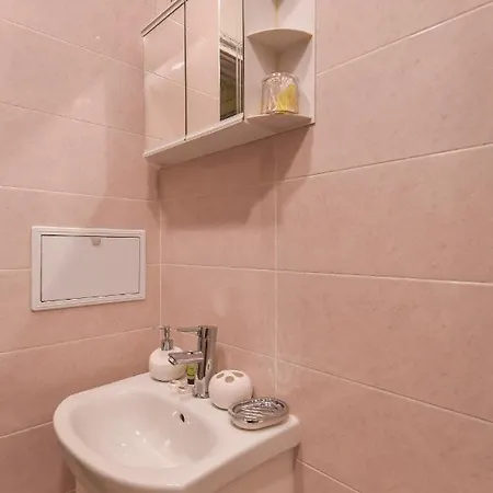 Vintage Spot - Colorful One-bedroom By Flat Mаnager Apartment *